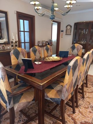 Mesa y sillas