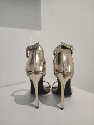 Zapatos dorados Asos Fiesta