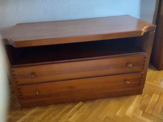 Mueble TV + 2 baldas de regalo