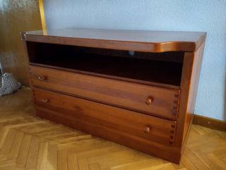 Mueble TV + 2 baldas de regalo