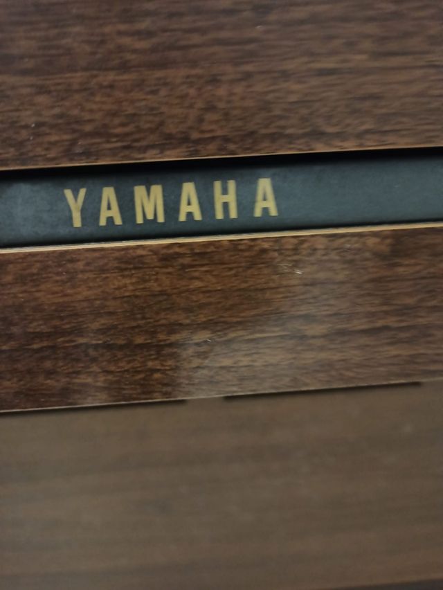 PIANO YAMAHA - CAJA DE RITMOS YAMAHA