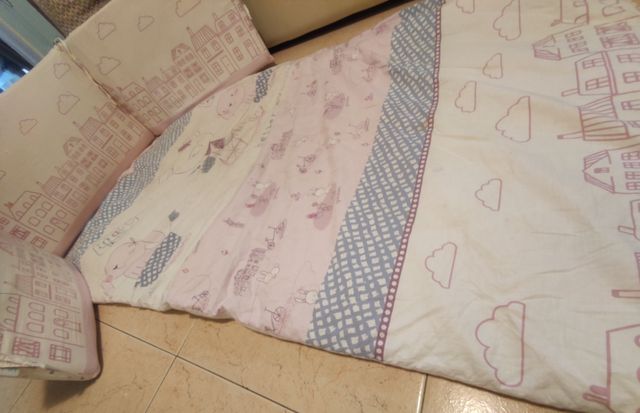 Colcha bebé y su edredon