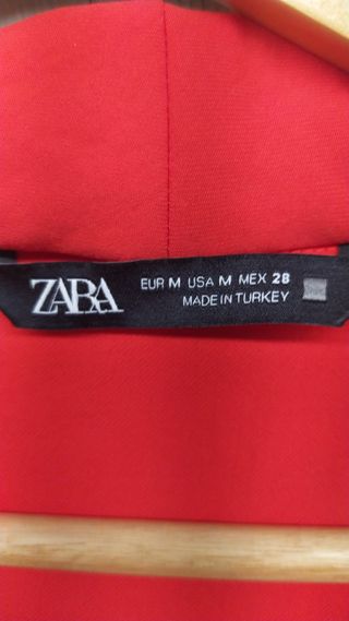 Blusa Zara Roja escote