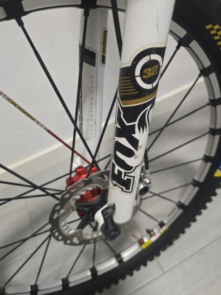 Bicicleta Carbono Trek Elite 9.8