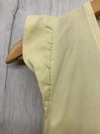 Blusa volantes amarilla