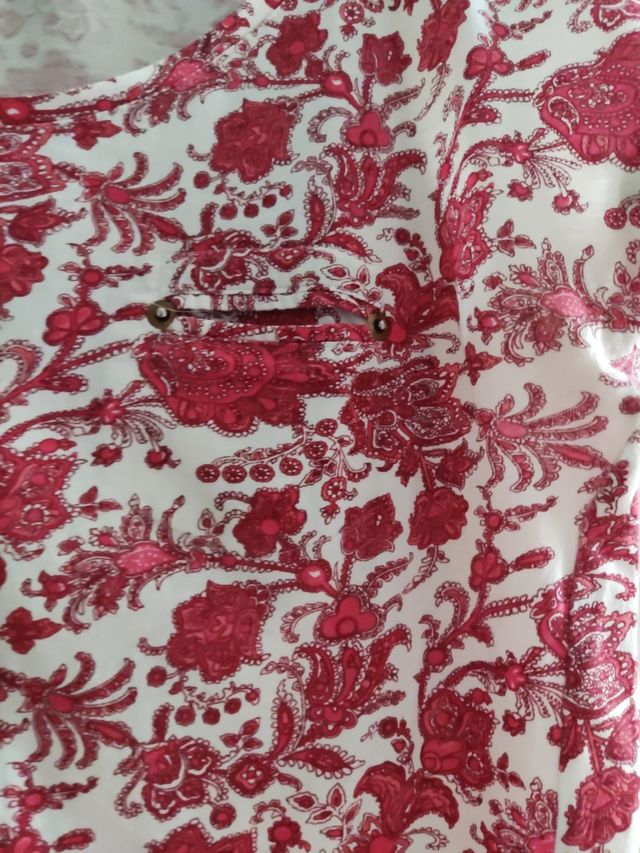 Camiseta Sfera flores roja