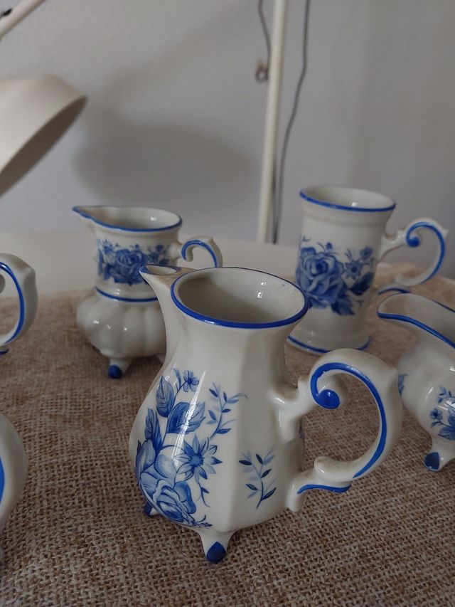 Vajilla Guillén. Porcelana. Miniatura