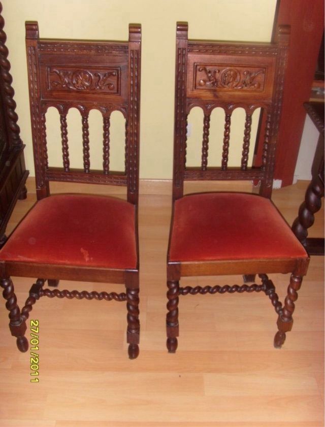 Antiguedad 3 sillas y mesa