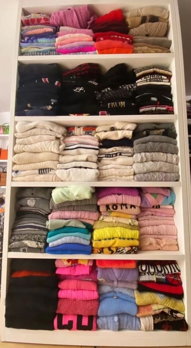 SVENDO VESTITI USATI O MAI USATI