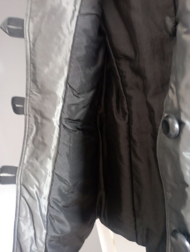 Abrigo chaqueta paradigma negra, hecho en España