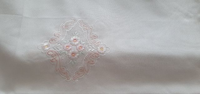 REBAJADA MANTELERÍA BLANCA