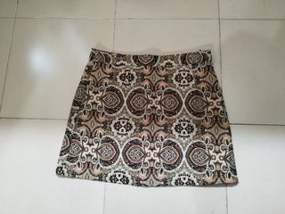 Falda étnica pull and bear