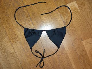 Top bikini negro