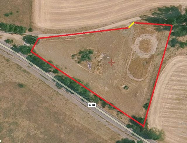 Se alquila porción de finca