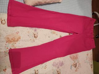 Preciosos pantalones fucsia acampanados