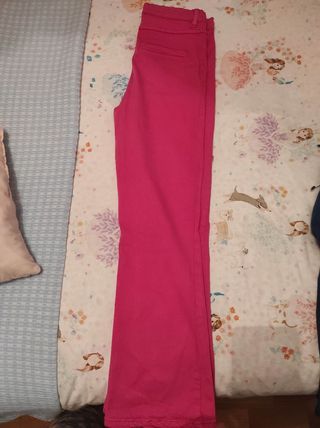 Preciosos pantalones fucsia acampanados