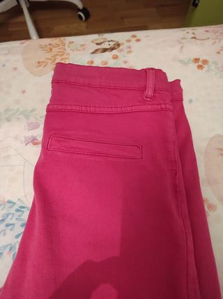 Preciosos pantalones fucsia acampanados