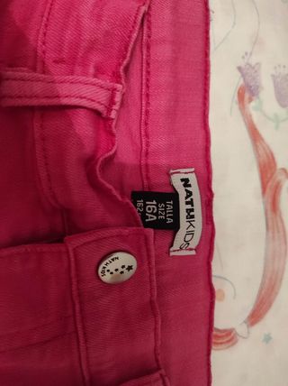 Preciosos pantalones fucsia acampanados