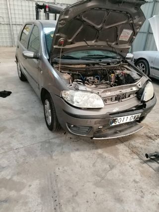 FIAT PUNTO 2002 para piezas.