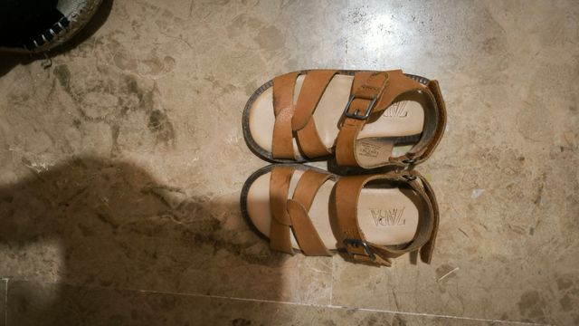Sandalias piel zara talla 23