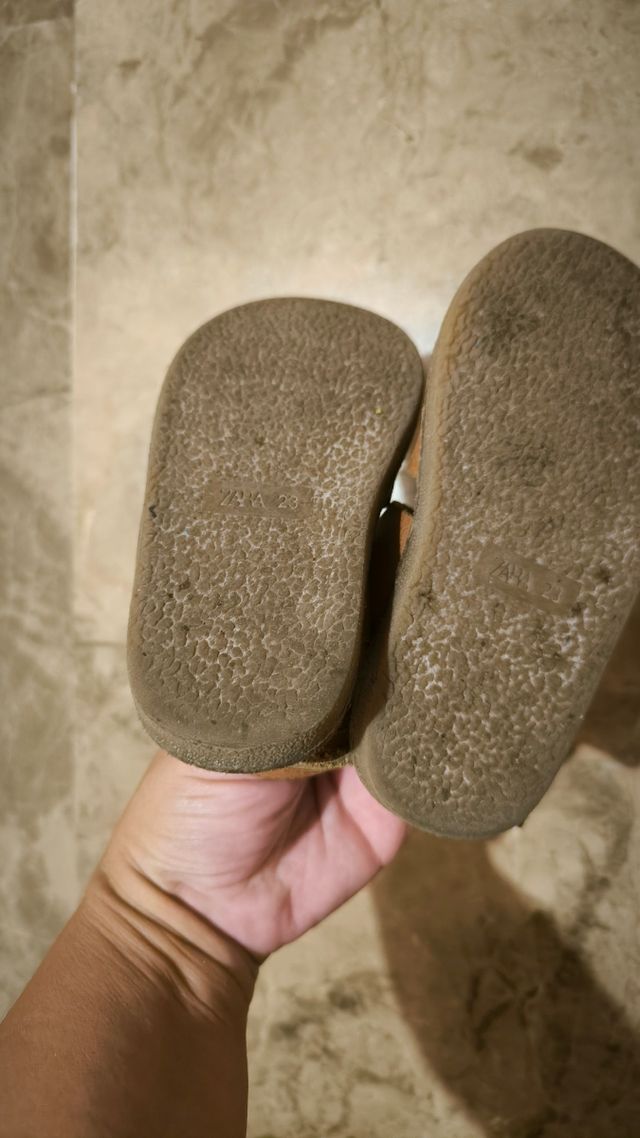 Sandalias piel zara talla 23