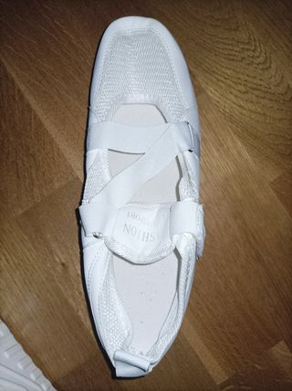 Zapatillas NUEVAS, 38. POR ENVÍO
