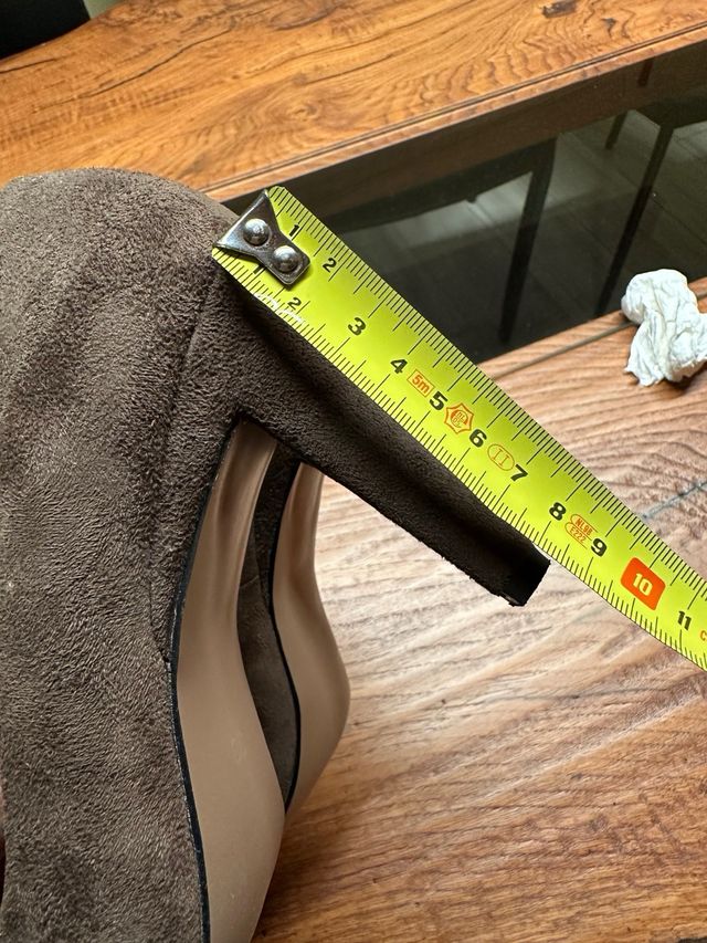 Scarpe tacco camoscio e pelle gold & gold