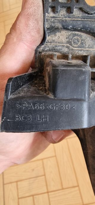 Soporte faro izquierdo hyundai i20