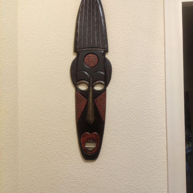 2 mascaras para colgar cada una