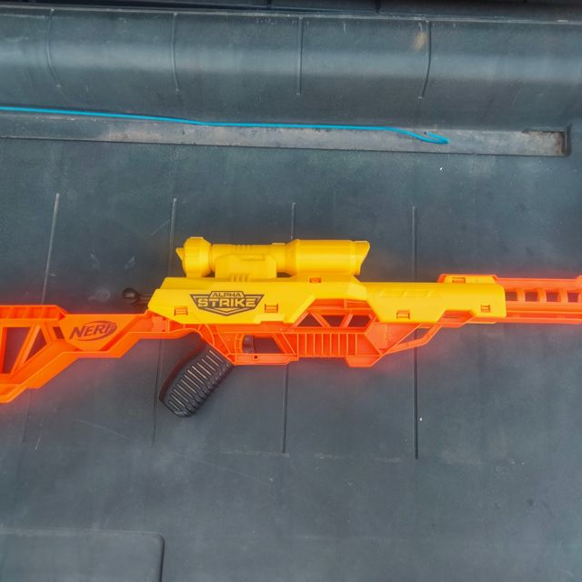Pistola Nerf Alpha Strike