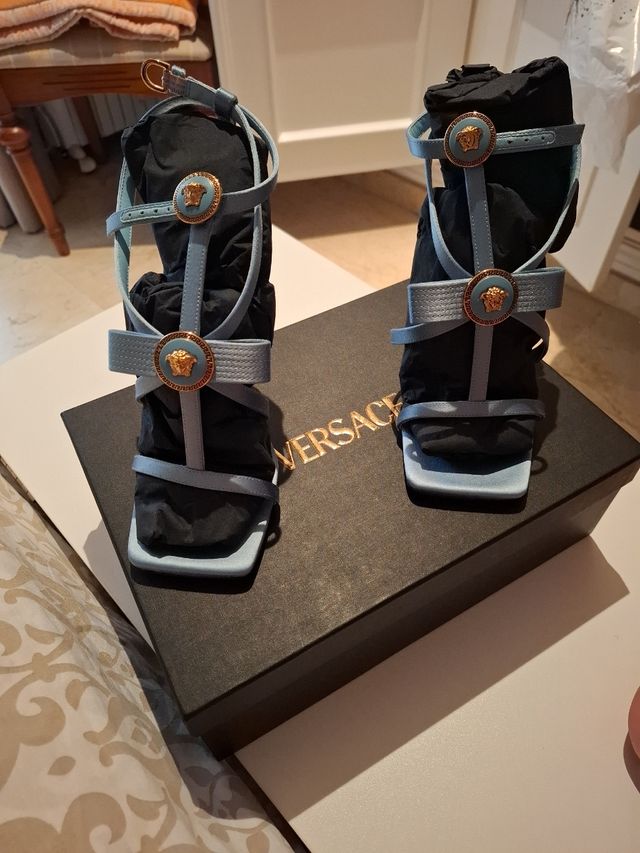 Sandalias versace 37 ralla grande azul