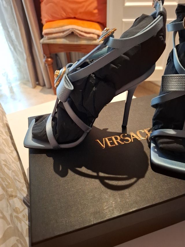 Sandalias versace 37 ralla grande azul