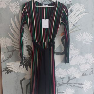 Vestido marca Suncoo rayas con cinturón. XS