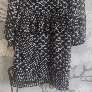 Vestido flores marca Jovonna London XS