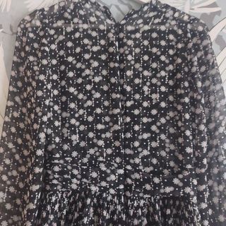 Vestido flores marca Jovonna London XS