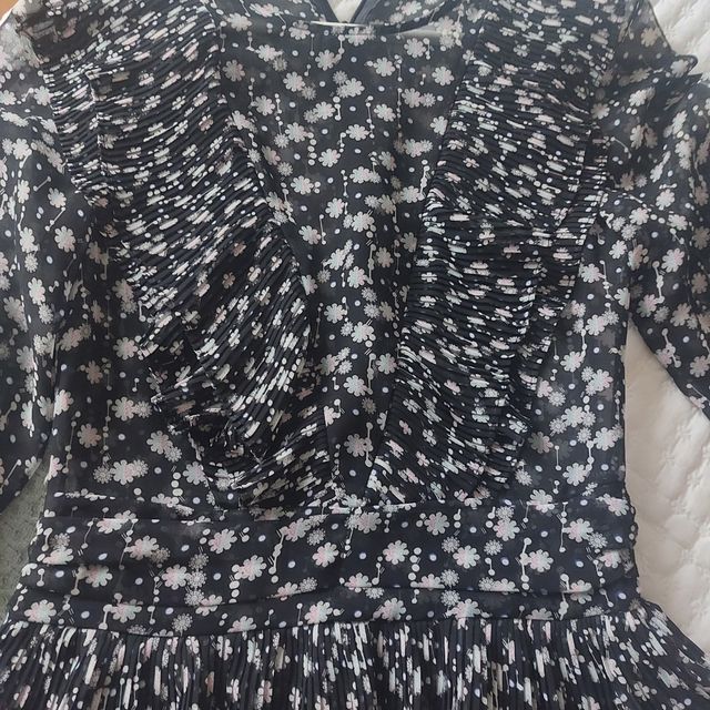 Vestido flores marca Jovonna London XS