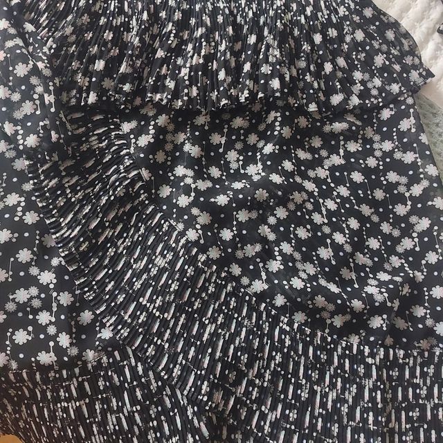 Vestido flores marca Jovonna London XS