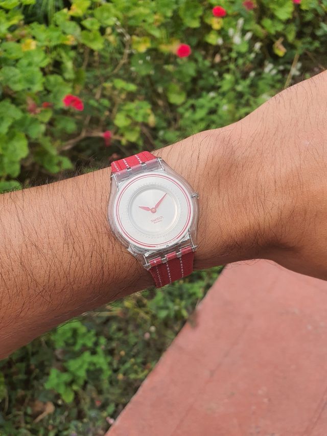 Reloj Swatch 1990 suizo rojo ultraplano