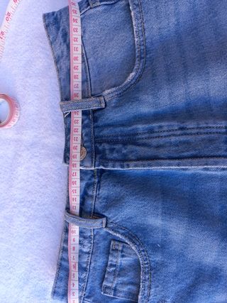 Pantalón corto Stradivarius. Talla 38