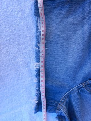 Pantalón corto Stradivarius. Talla 38