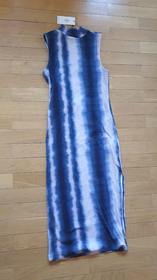 Vestido ceñido nuevo Bershka