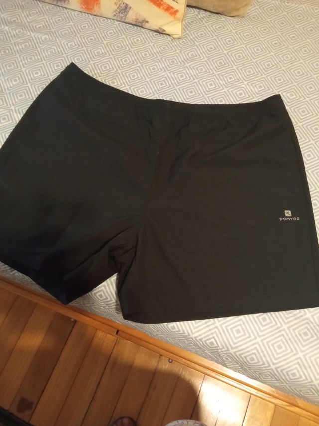 Pantalon corto deportivo