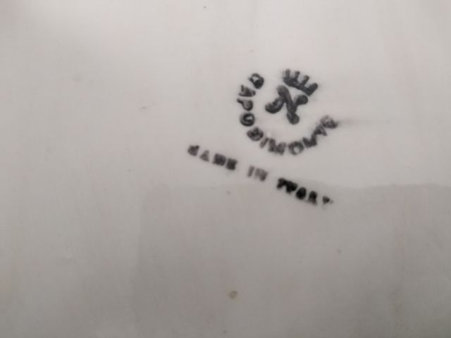 Zuppiera vintage. Capodimonte. Con rose