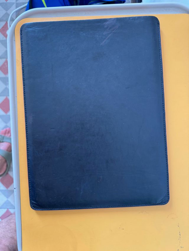 Funda para Laptop de Cuero Genuino Macbook 13"