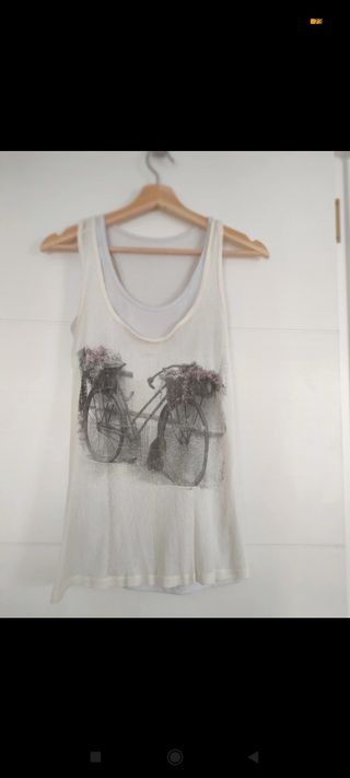 Camiseta de tirantes. Tank top. Blanco