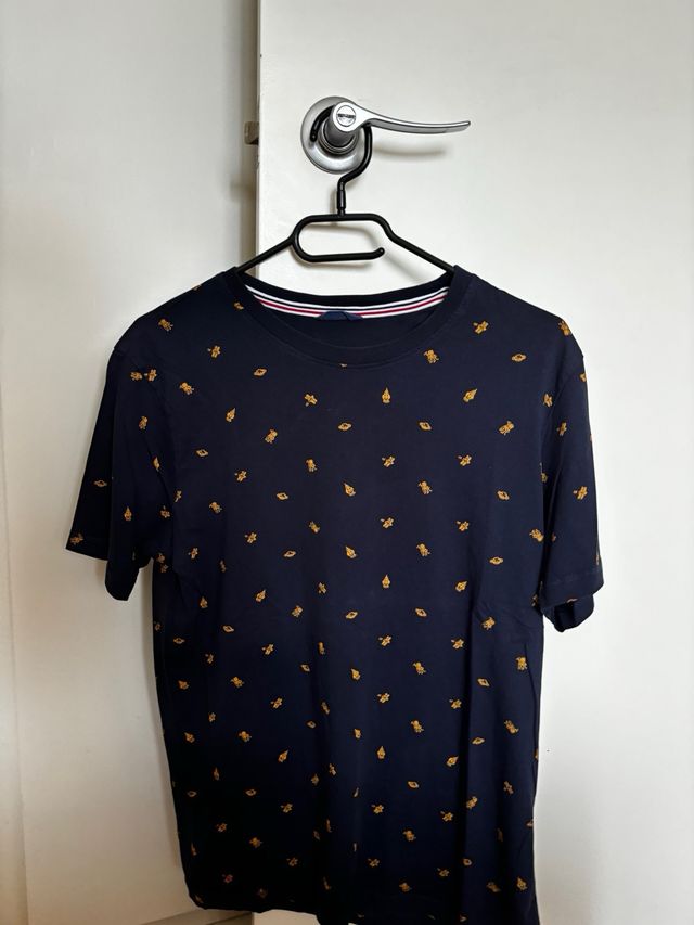 Varias camisetas de hombre