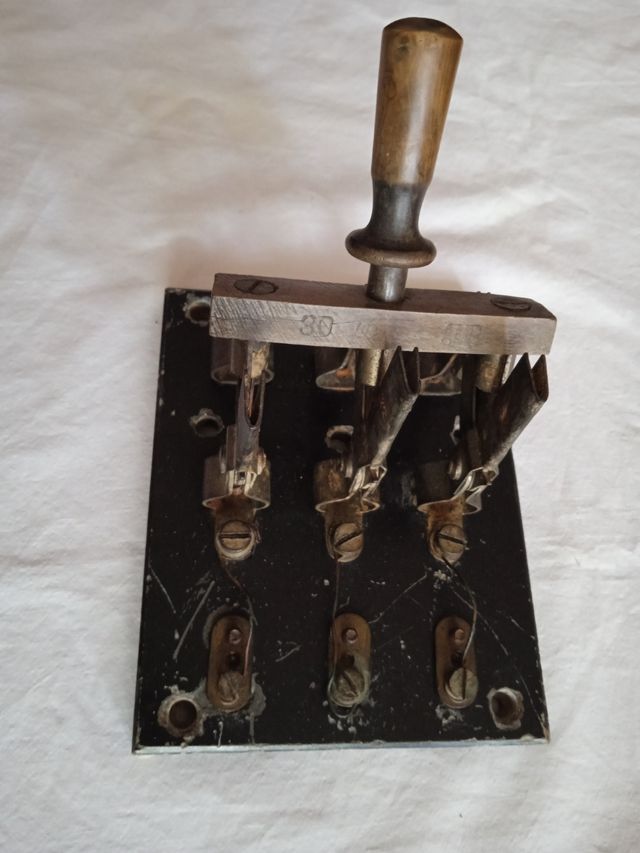 Interruptor antiguo de palanca 