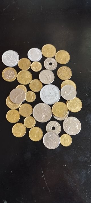 33 Monedas Francesas.