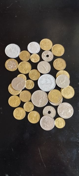 33 Monedas Francesas.