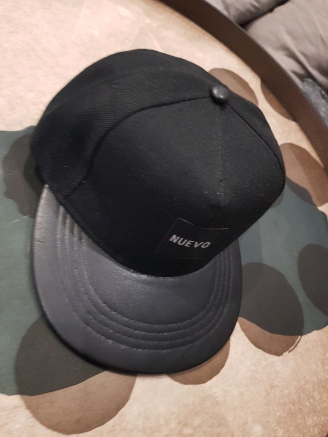 Cappello NUEVO nero